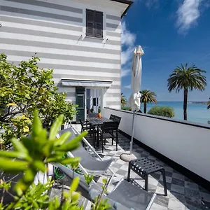 https://casa-garibalda-seafronf-apartment.hotelitalianriviera.com